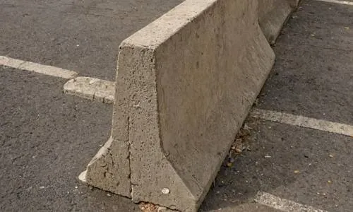 Pic of a standard cement Jersey-barrier